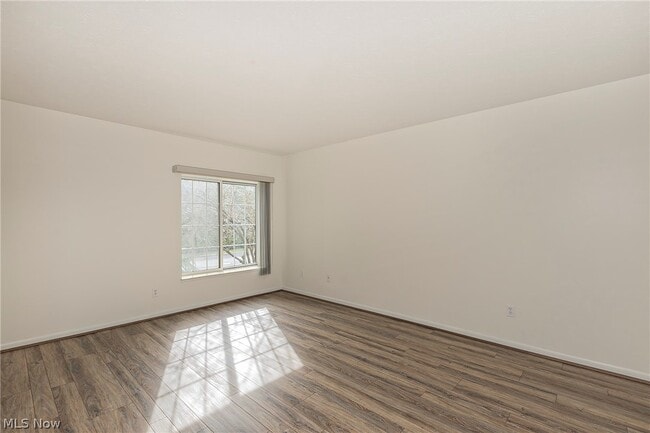 Photo - 26101 Village Ln Unidad 107