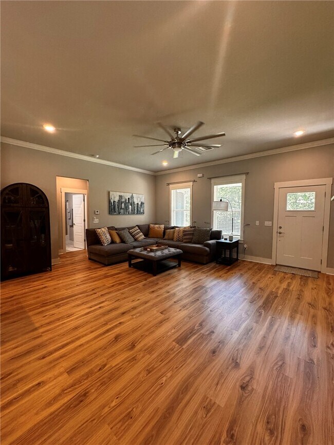 Photo - 12 Hobkirk Dr