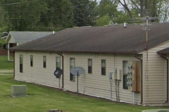 Photo - 100 First St