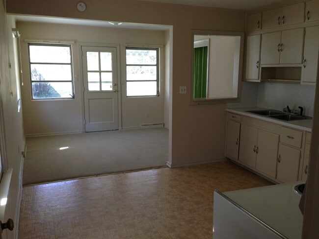 Photo - 2 BR House w/ Detached Garage, within 2 miles of UNC-Greensboro
