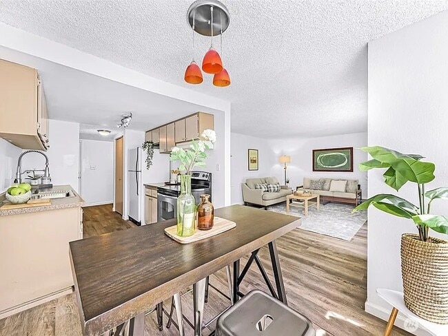 Building Photo - 1338 Orleans St Unit 1 Rental