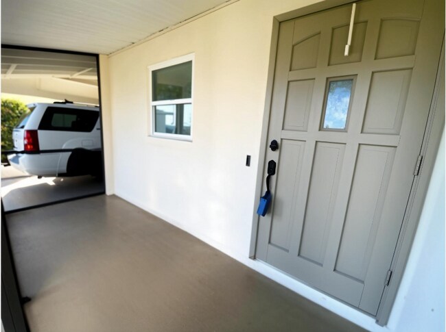 Photo - 6048 Merril St