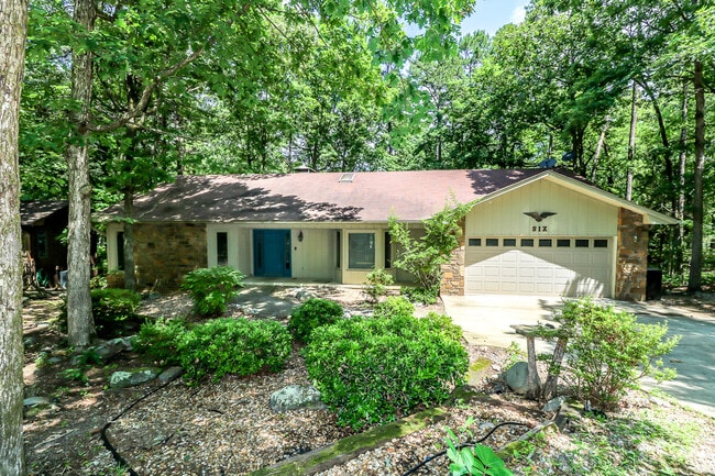 Photo - Beautiful 3 bedroom, 3 bath, mother-in-law sweet with full kitchen in lower level.