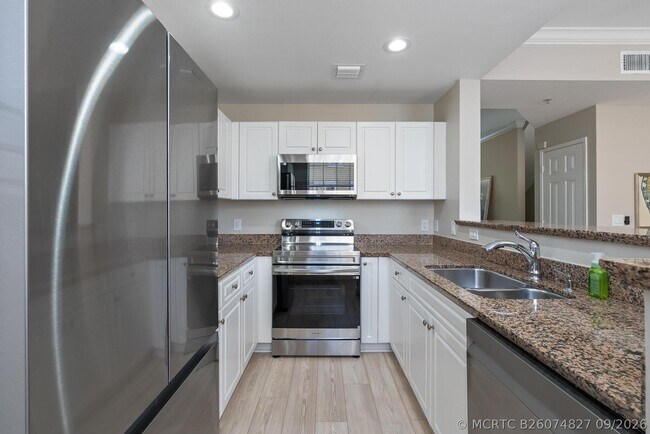 Photo - 610 Fern St