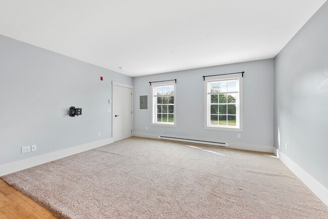Building Photo - Holderness Farm Unit 3