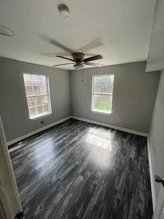 Photo - 3012 Live Oak St