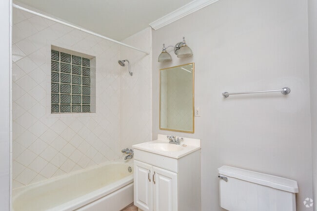 Bathroom - 3620 Garrott