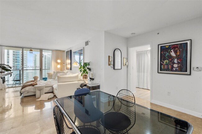 Photo - 1155 Brickell Bay Dr Unit 1903
