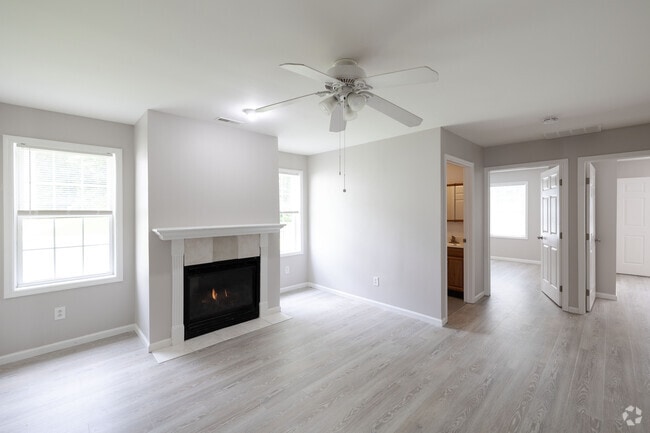3 BR, 2 BA - 965SF