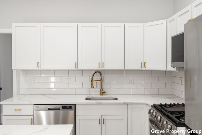 Photo - 531 E 5th St Unit 1