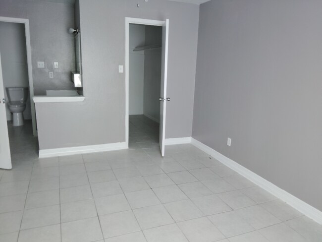 Photo - 10110 Forum Park Dr Unit 225