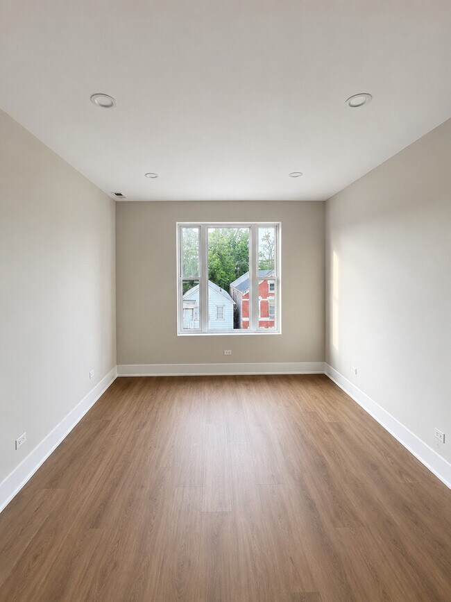 Photo - 2129 W 18th Pl