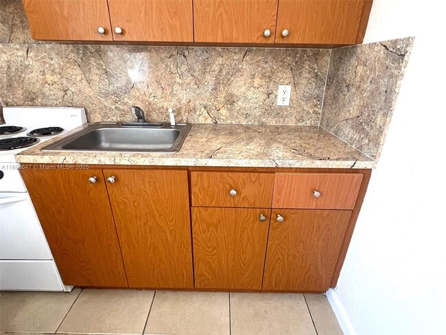 Photo - 690 NE 85th St Unidad 3D