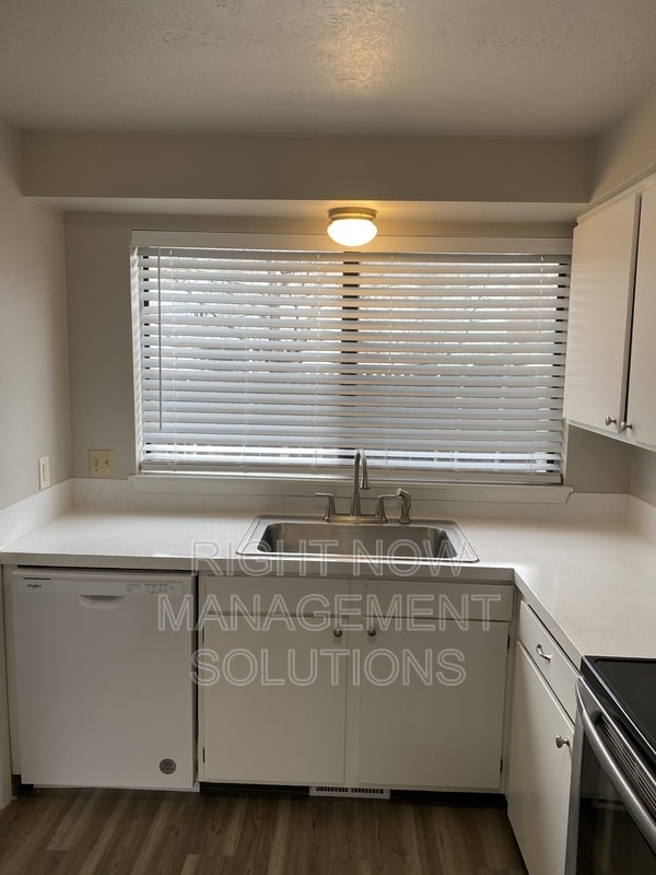 Photo - 1510 Storey St