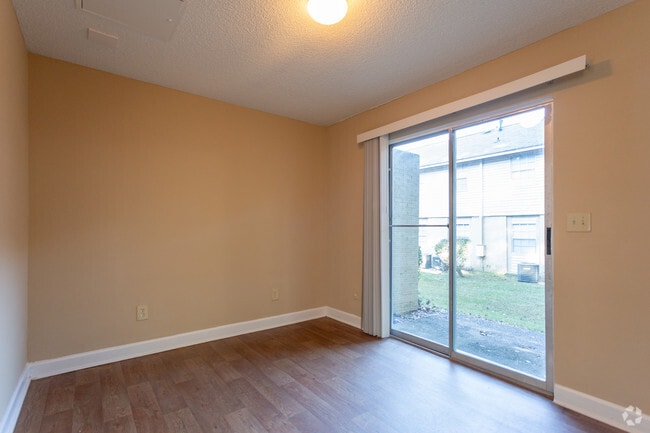 3BR, 1.5BA - 1,130 SF