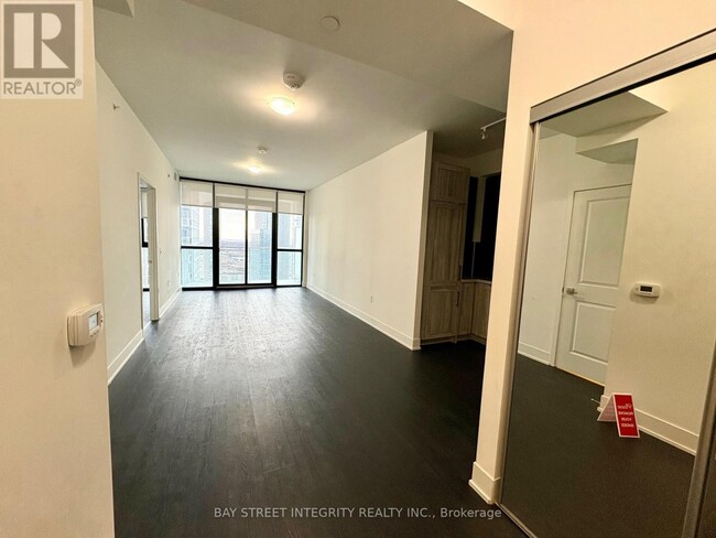 Photo - 2908 Hwy 7 Unité 3404