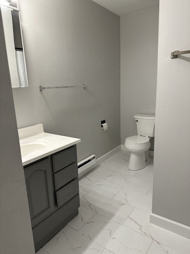 Photo - 226 Maple St