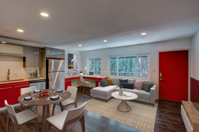 Building Photo - 1321 W. 36th Pl.