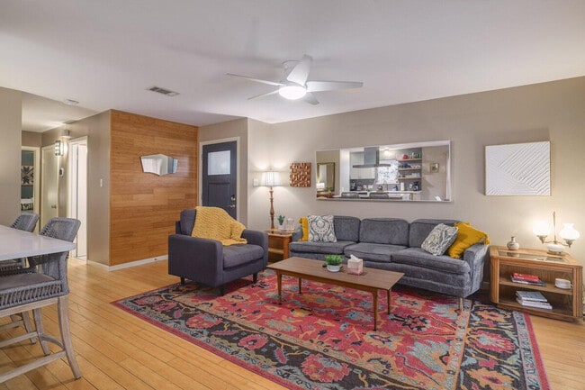 Building Photo - 2906 Westhill Dr Rental