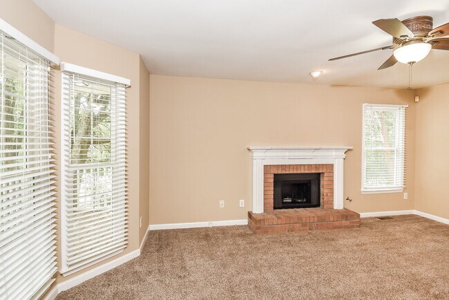 Photo - 16 Camden Woods Pl
