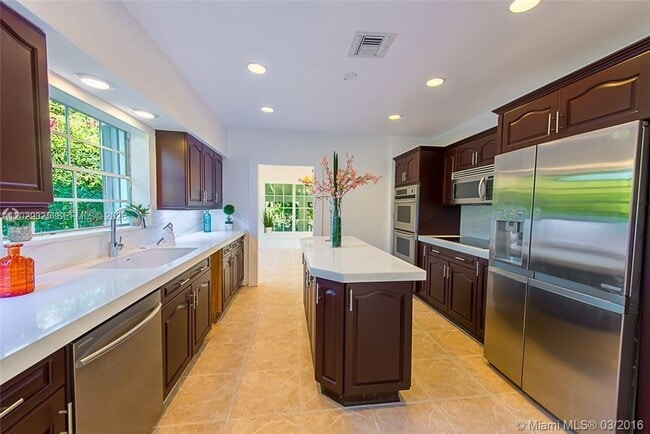 Photo - 931 Placetas Ave