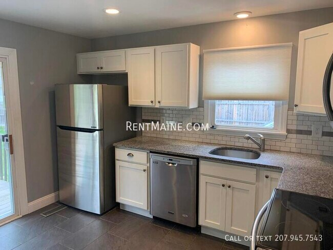 Photo - 173 Parkway N