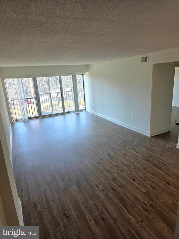 Building Photo - 1300 Army Navy Dr Unit 306