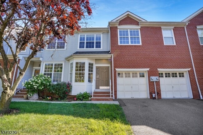 Photo - 168 Gladstone Dr Townhome