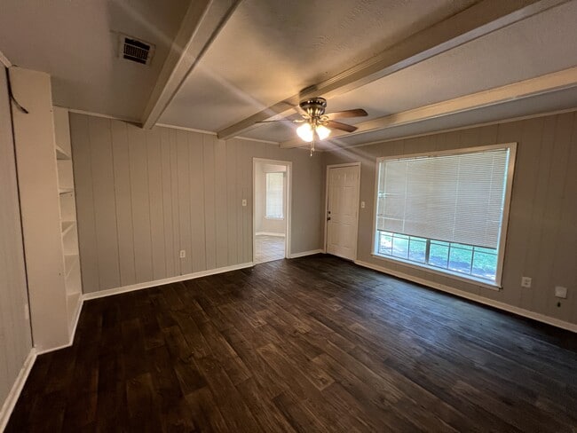 Photo - 2915 Longwood Dr