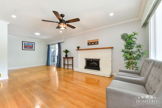 Photo - Spacious 5-Bedroom Detached Home in North Delta — Large Backyard, Two Kitchens & Ample Parking Unit House