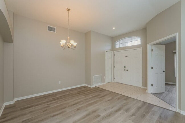 Photo - 411 Sand Ridge Dr
