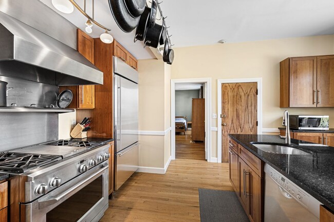 Photo - 370 Thayer St Unit 4
