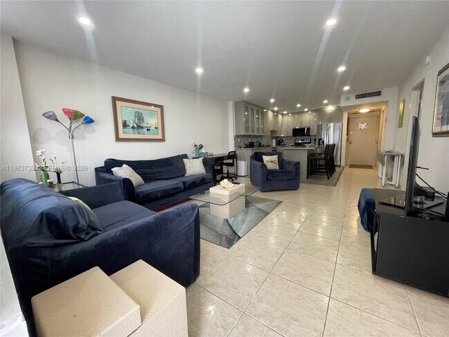 Photo - 3725 S Ocean Dr Unidad 911