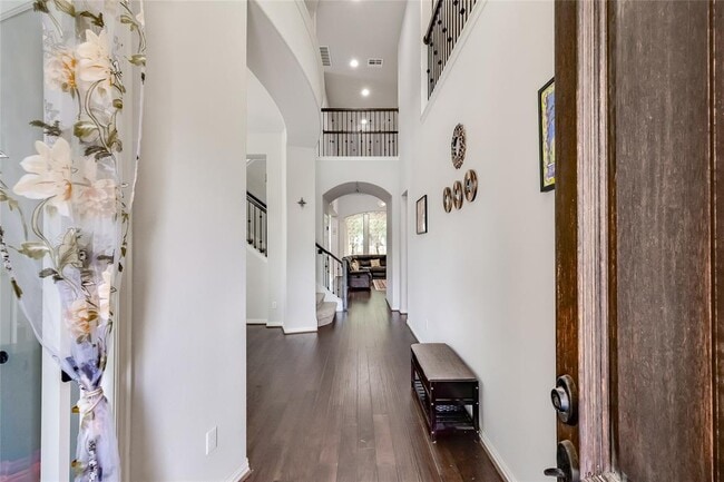 Photo - 204 Lady Bird Ln