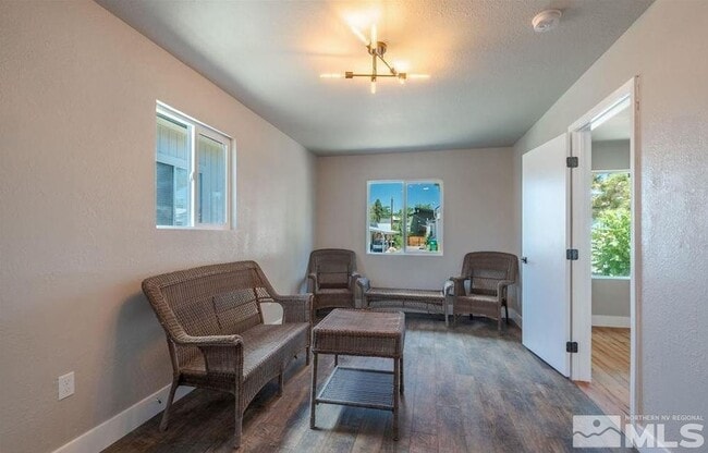 Photo - 210 Cheney St