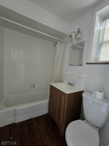 Photo - 305 Green Ave Unidad 1st