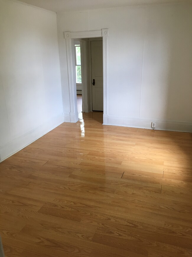 Photo - 207 S Mill St Apt 2