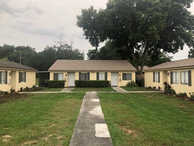 Building Photo - 7426 Villas Oak Ct Rental