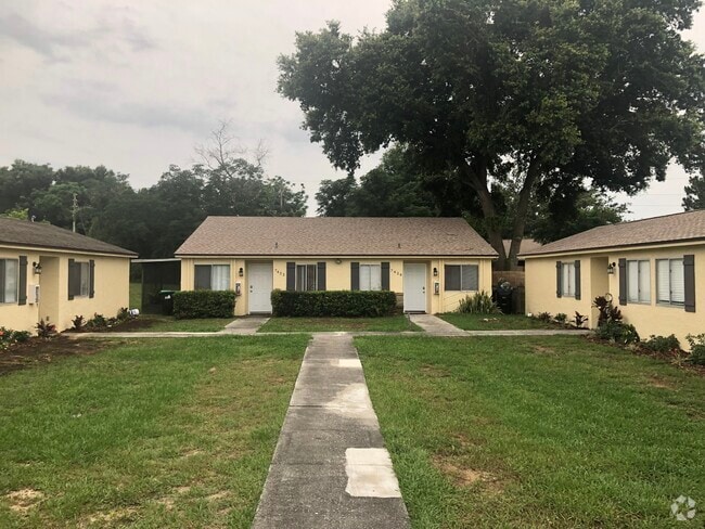 Building Photo - 7426 Villas Oak Ct Rental