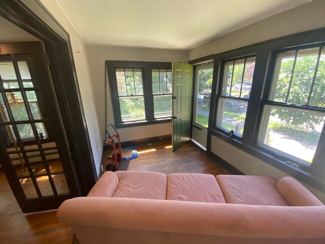 Building Photo - 1715 6th St NE Unit #1 Rental