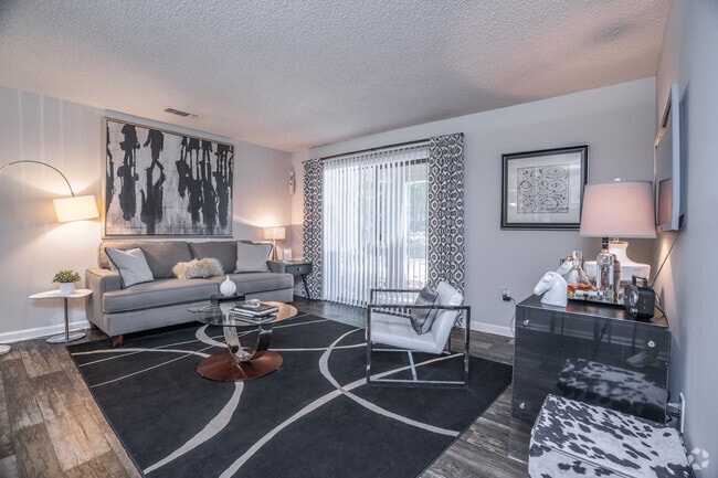 2BR, 2BA - 1,050SF - Living Room