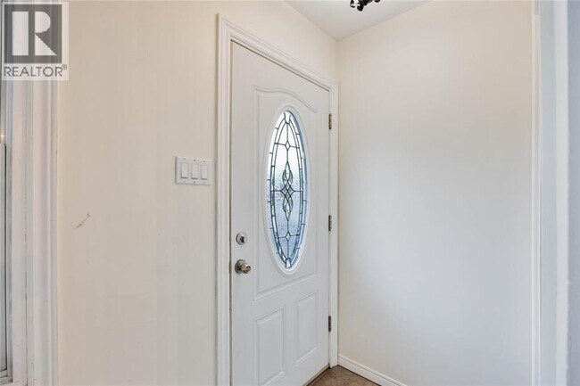 Photo - 226 Trudeau Dr