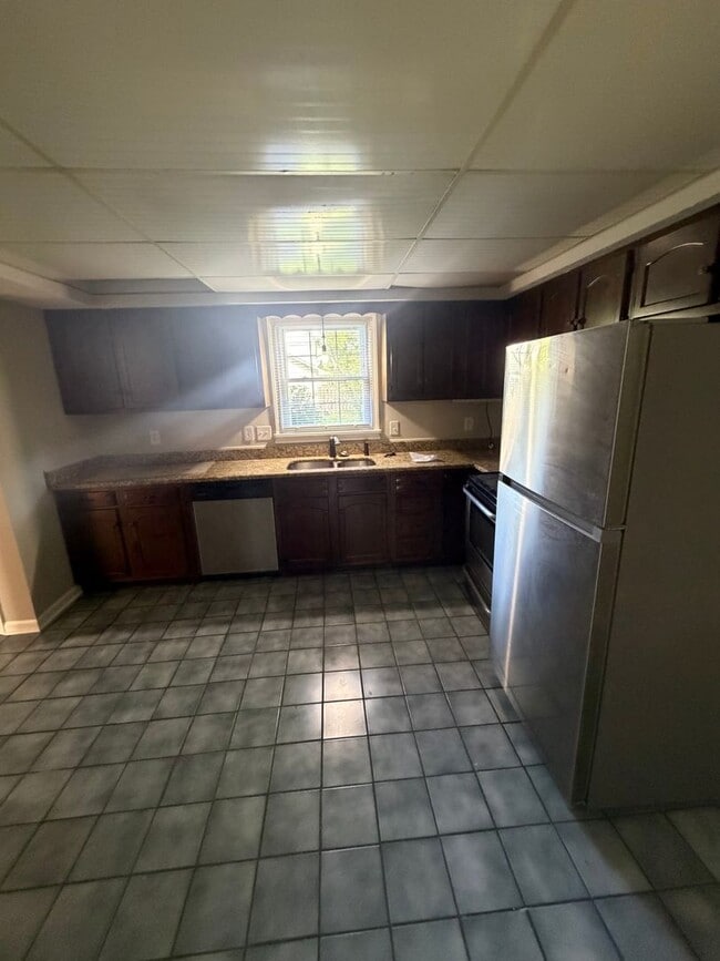 Photo - 3 Bedroom 3 Bathroom For Rent