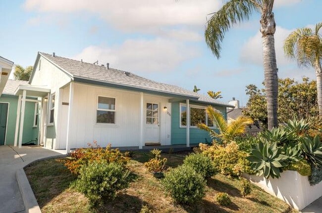 Photo - 1206 Del Oro Ave