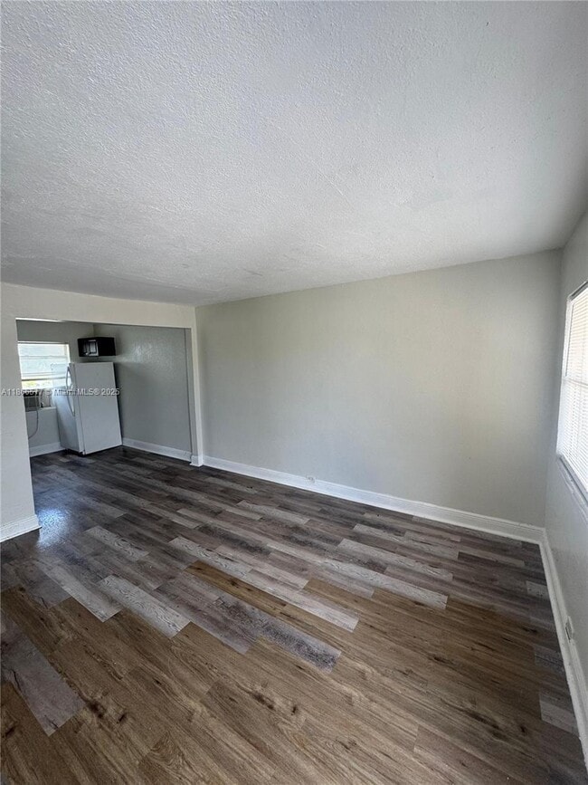 Photo - 1425 W 31st St Unit 3