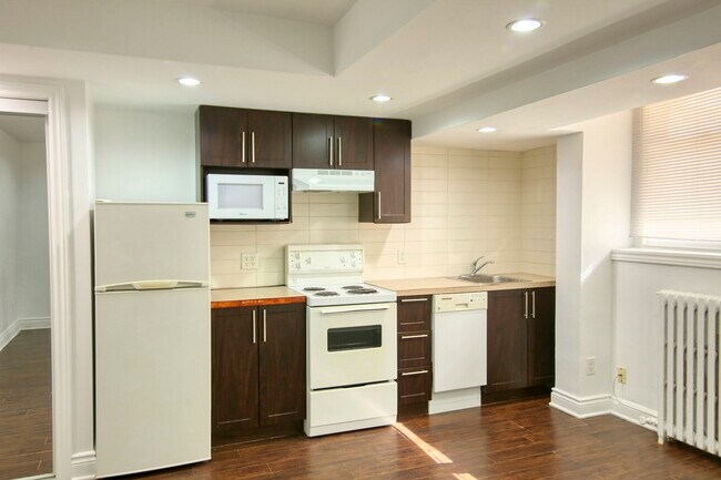 Building Photo - 6211 Av. Lennox Unit 0C15