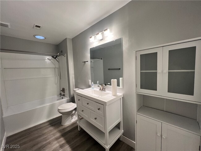 Building Photo - 3140 Hebard Dr