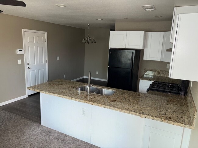 Photo - 2533 Miller Ave