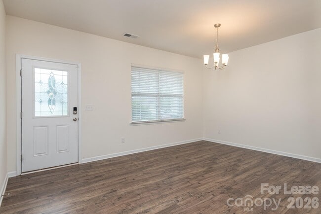 Photo - 180 King William Dr