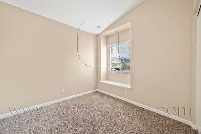 Photo - 32440 Beechwood Ln